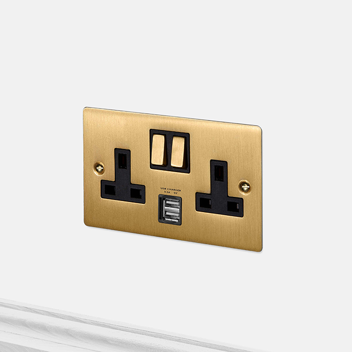V96SSYN.jpg 2G UK SOCKET + USB 3.1A / Brass - Image 1